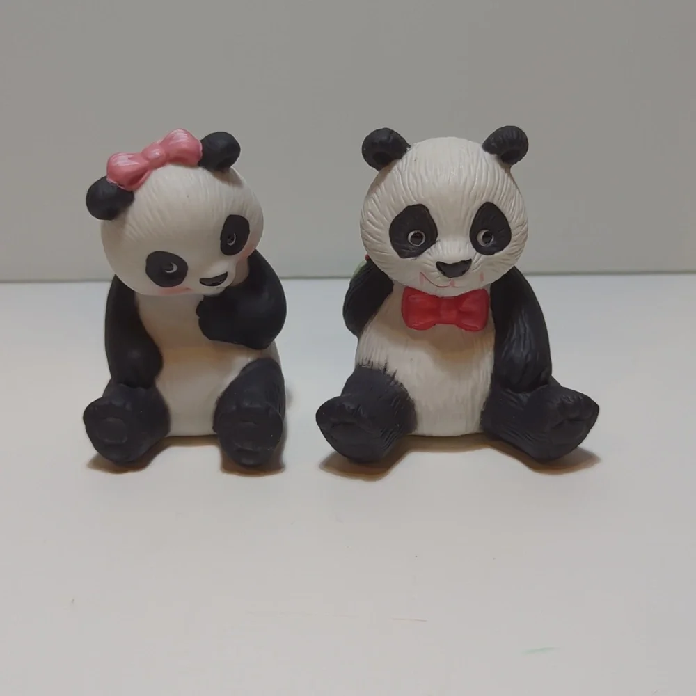 Avon Panda Sweetheart Porcelain Figurine Set 1990 set of 2 Vintage